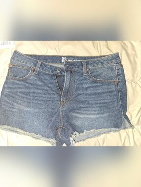 No Boundaries High-Rise Denim Cutoff Shorts - Medium Blue